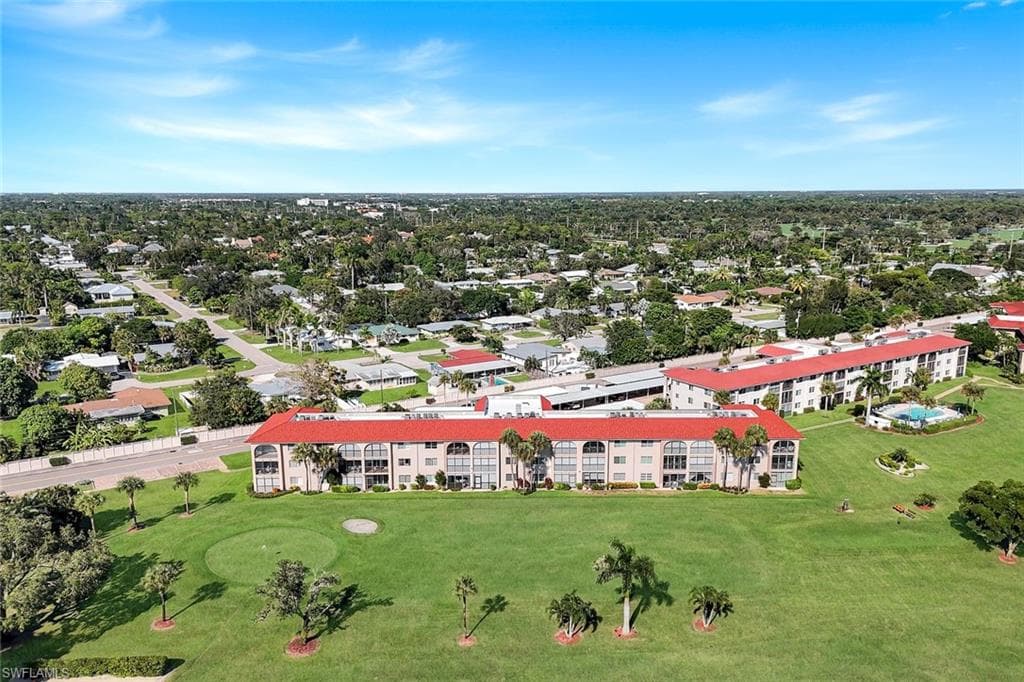 9 High Point Cir N 208, Naples, FL 34103-22