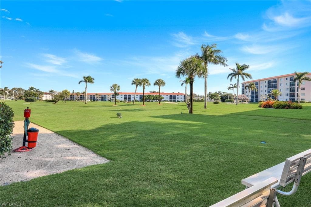 9 High Point Cir N 208, Naples, FL 34103-29