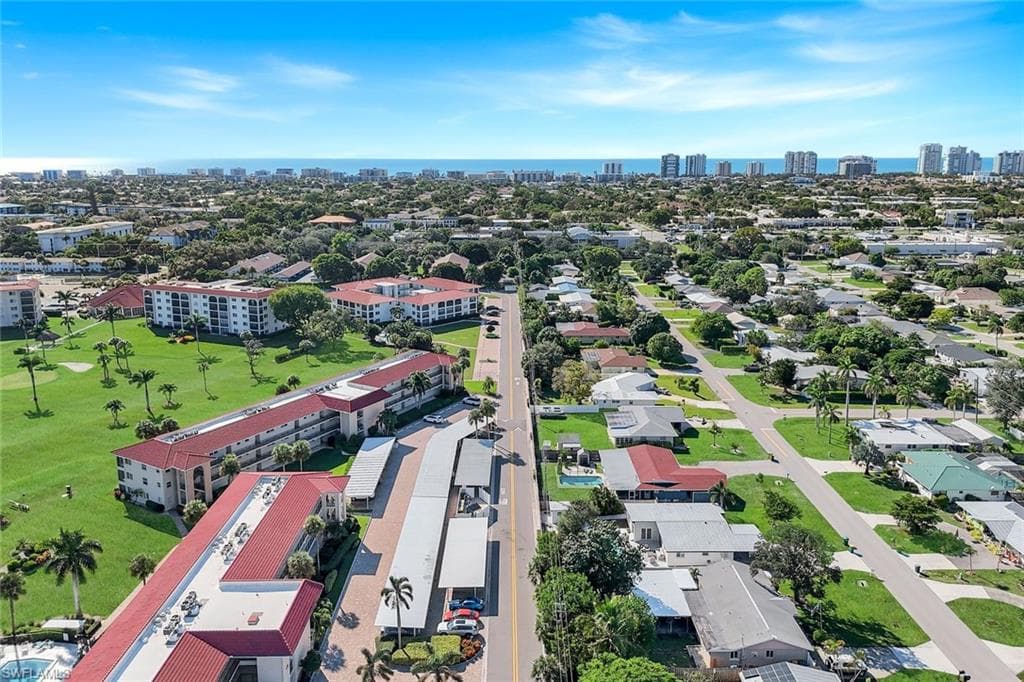 9 High Point Cir N 208, Naples, FL 34103-34