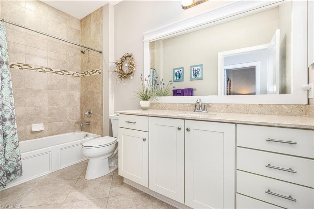1482 Oceania Dr S, Naples, FL 34113-18