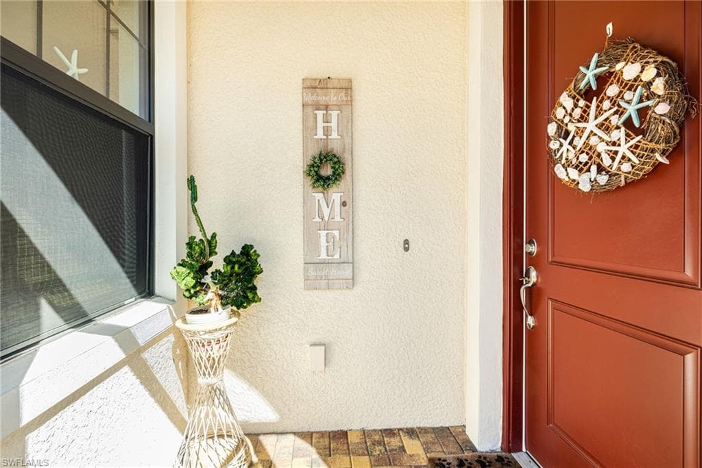 1482 Oceania Dr S, Naples, FL 34113-2