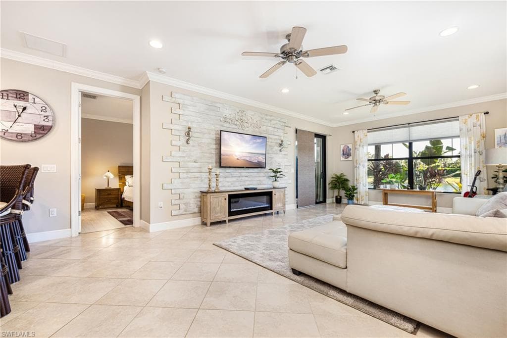 1482 Oceania Dr S, Naples, FL 34113-6