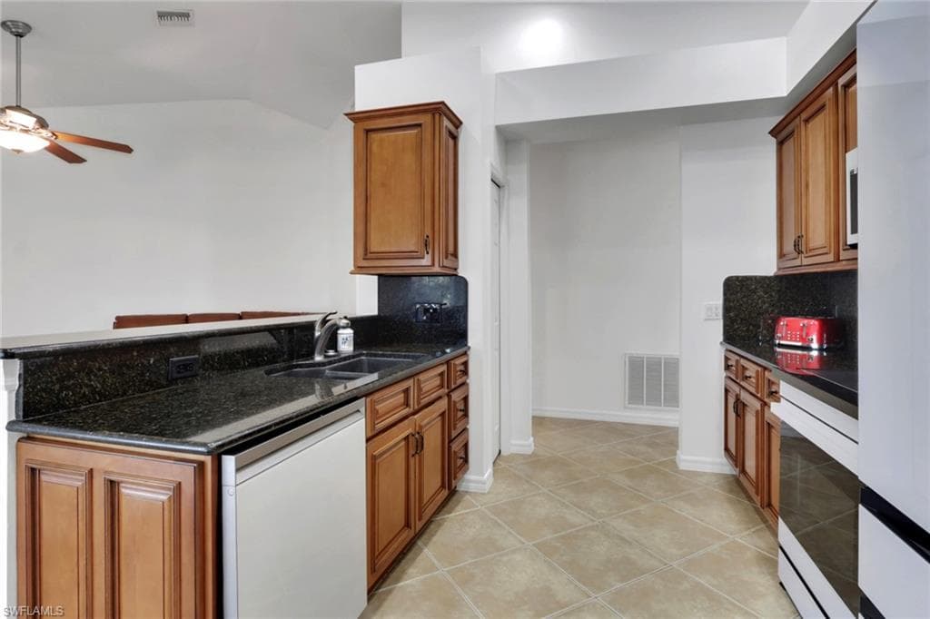 1330 11th St SW, Naples, FL 34117-14