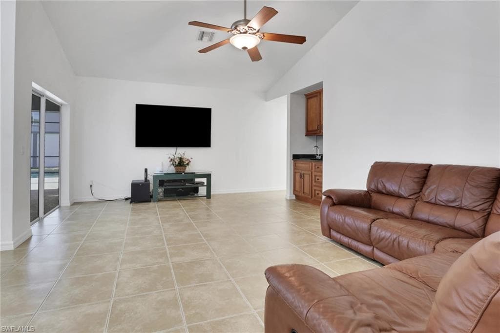 1330 11th St SW, Naples, FL 34117-16