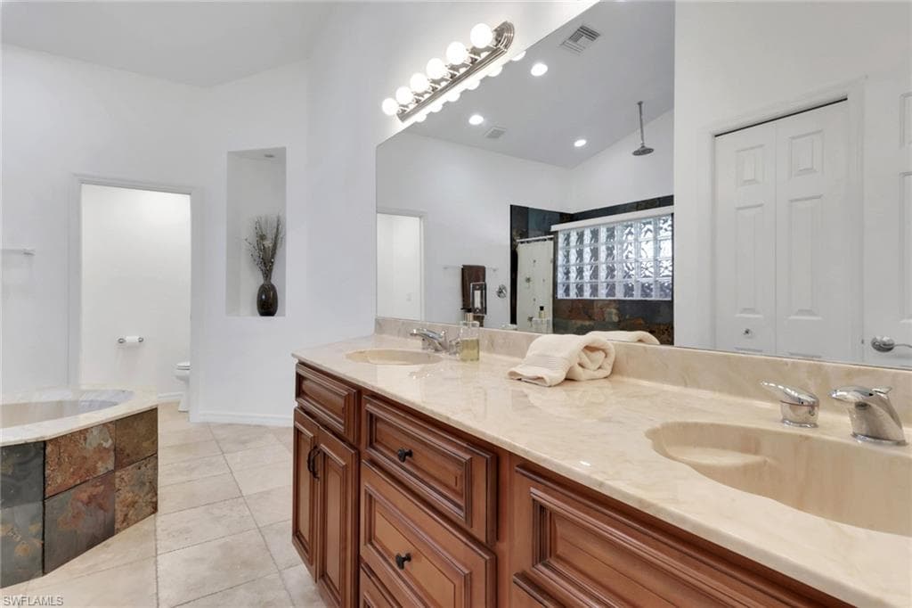 1330 11th St SW, Naples, FL 34117-21