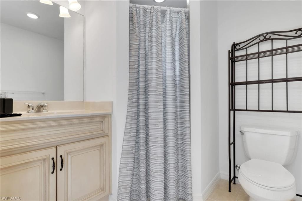 1330 11th St SW, Naples, FL 34117-30