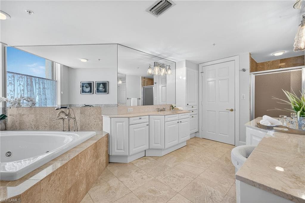 4021 Gulf Shore Blvd N 1903, Naples, FL 34103-19