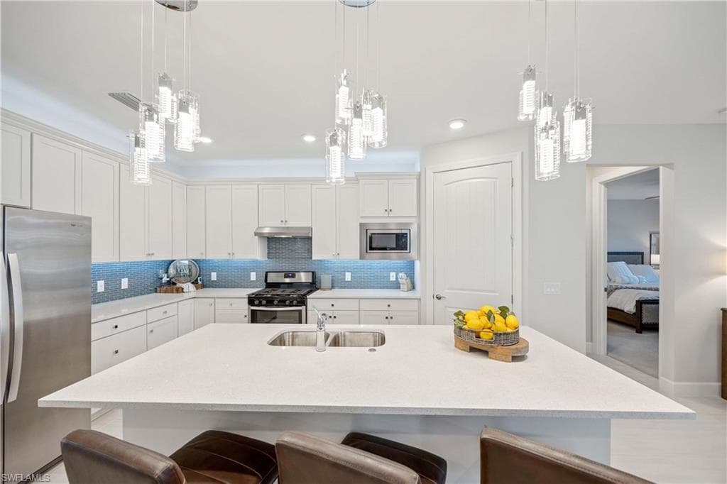 6699 Pennyroyal Dr, Naples, FL 34114-9