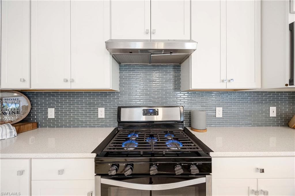 6699 Pennyroyal Dr, Naples, FL 34114-11