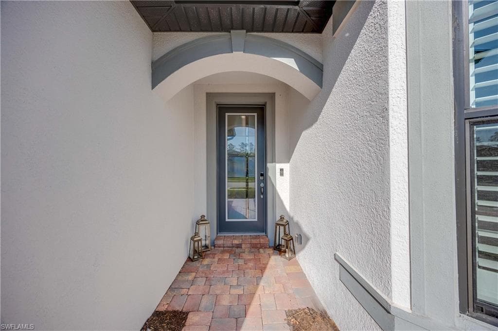 6699 Pennyroyal Dr, Naples, FL 34114-4