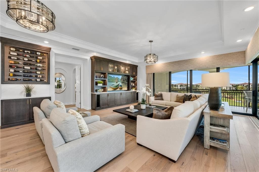 16355 Viansa Way 302, Naples, FL 34110-4