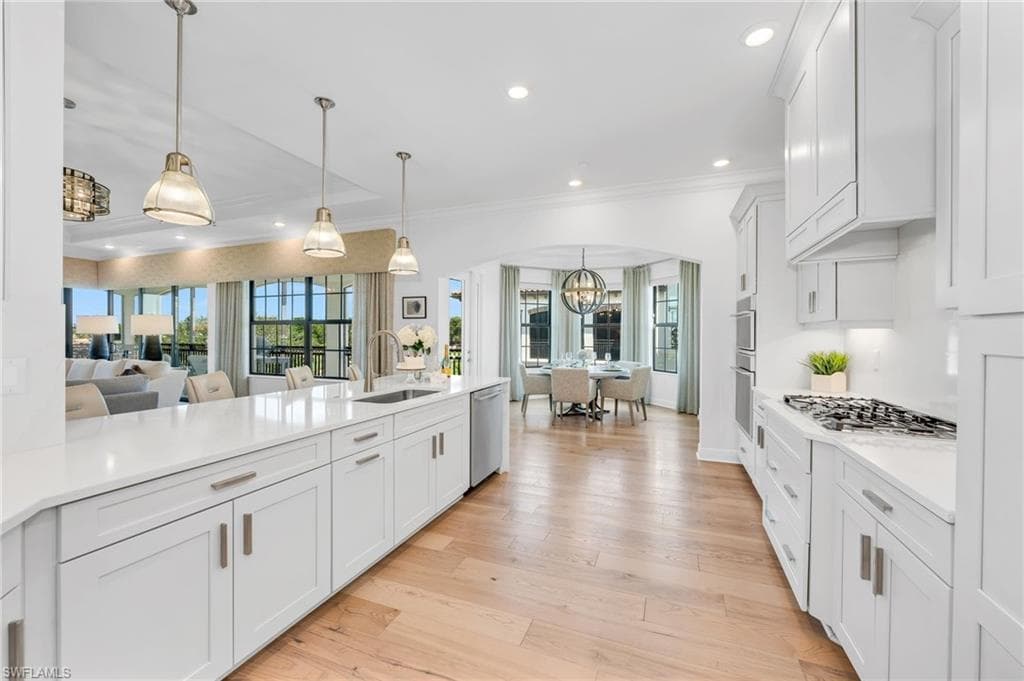 16355 Viansa Way 302, Naples, FL 34110-6