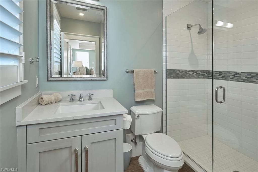 231 11th Ave S, Naples, FL 34102-17