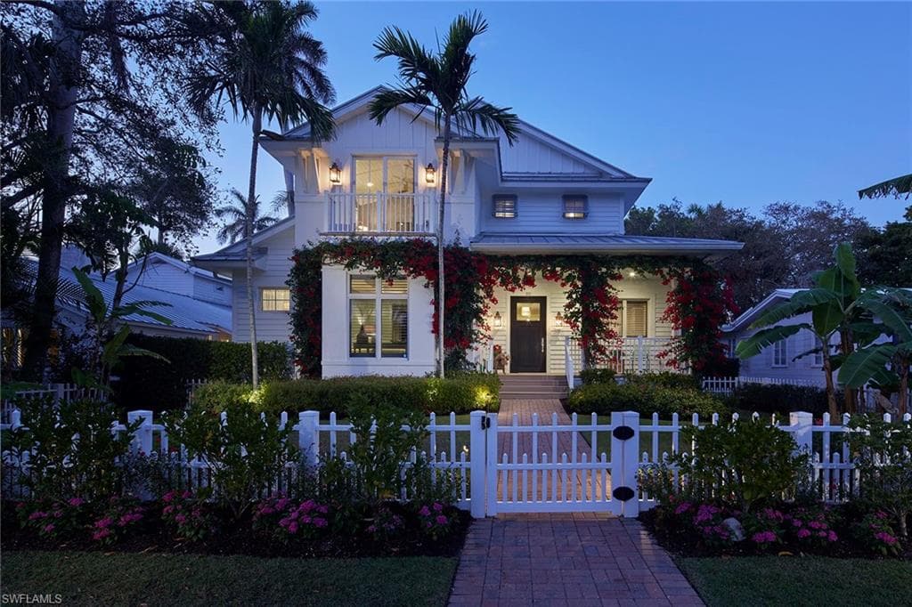 231 11th Ave S, Naples, FL 34102-19