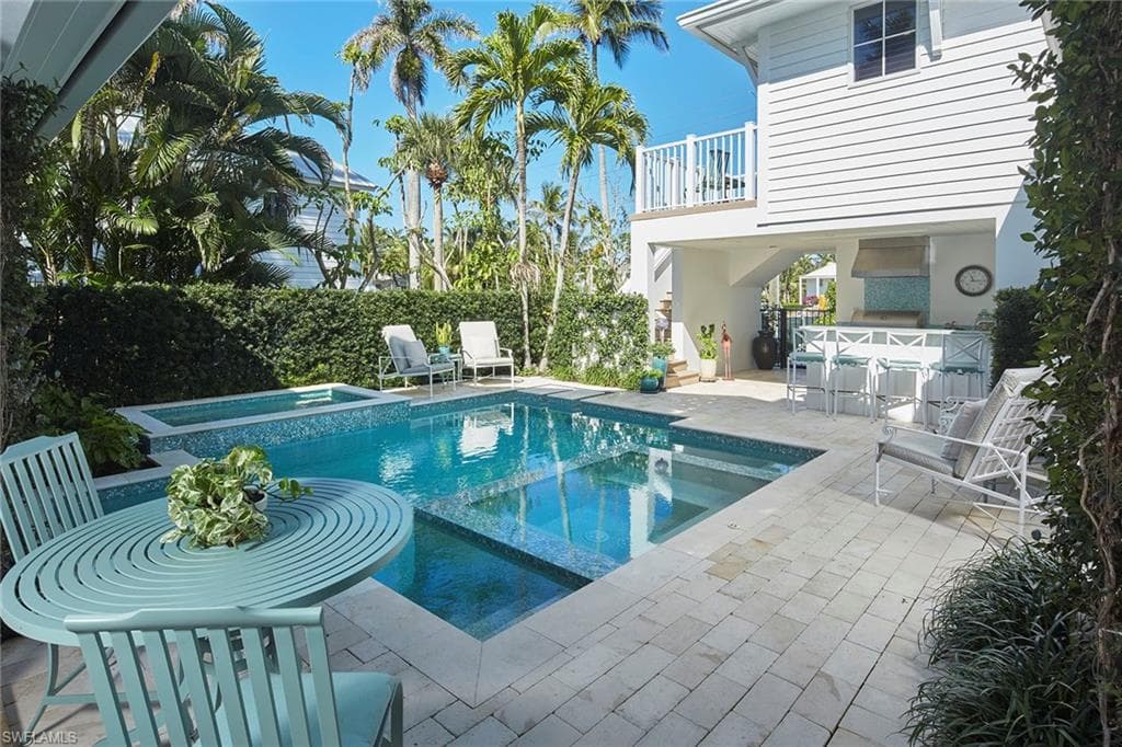 231 11th Ave S, Naples, FL 34102-6