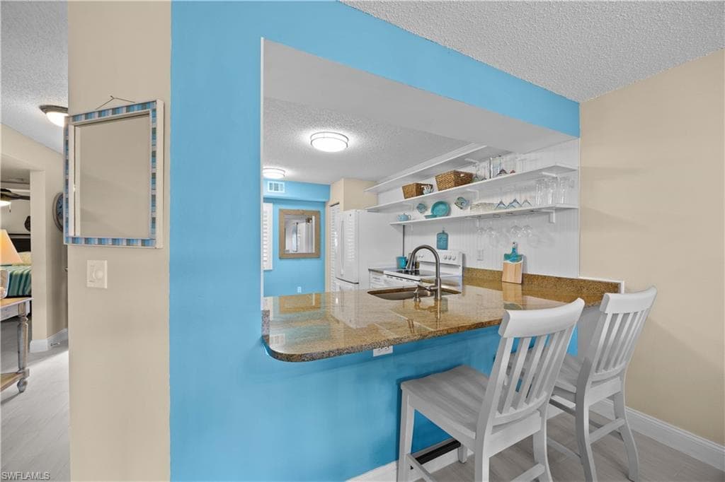 955 New Waterford Dr D104, Naples, FL 34104-8