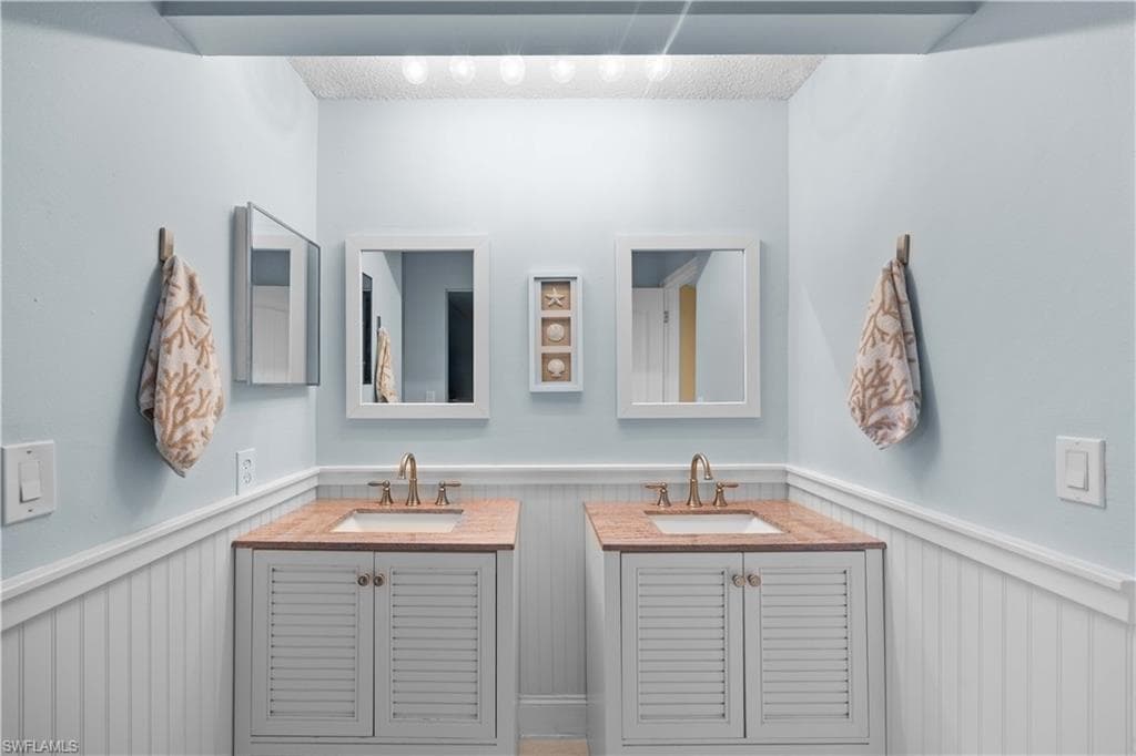 955 New Waterford Dr D104, Naples, FL 34104-20