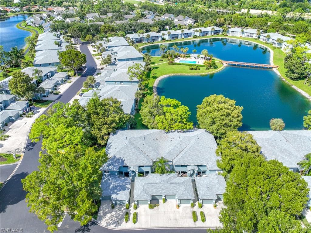 955 New Waterford Dr D104, Naples, FL 34104-2