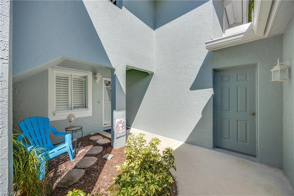 955 New Waterford Dr D104, Naples, FL 34104-3