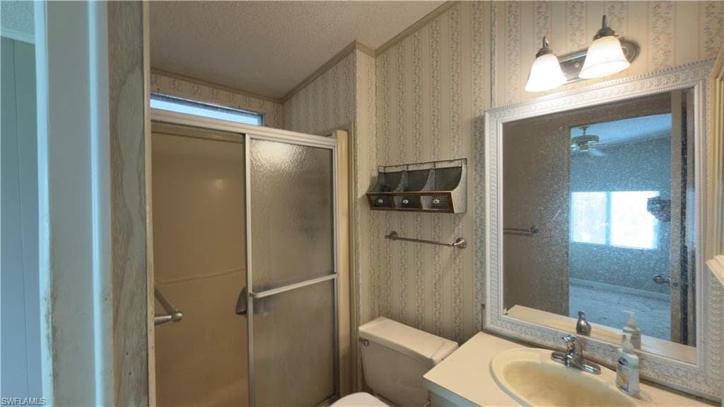 207 Riverwood Rd, Naples, FL 34114-11