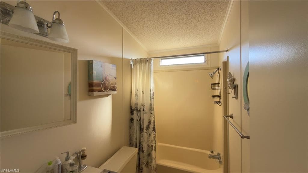 207 Riverwood Rd, Naples, FL 34114-13