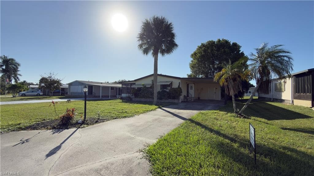 207 Riverwood Rd, Naples, FL 34114-1