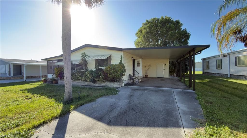 207 Riverwood Rd, Naples, FL 34114-3