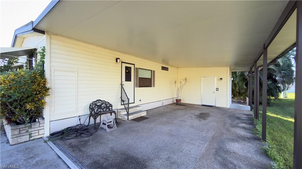 207 Riverwood Rd, Naples, FL 34114-4
