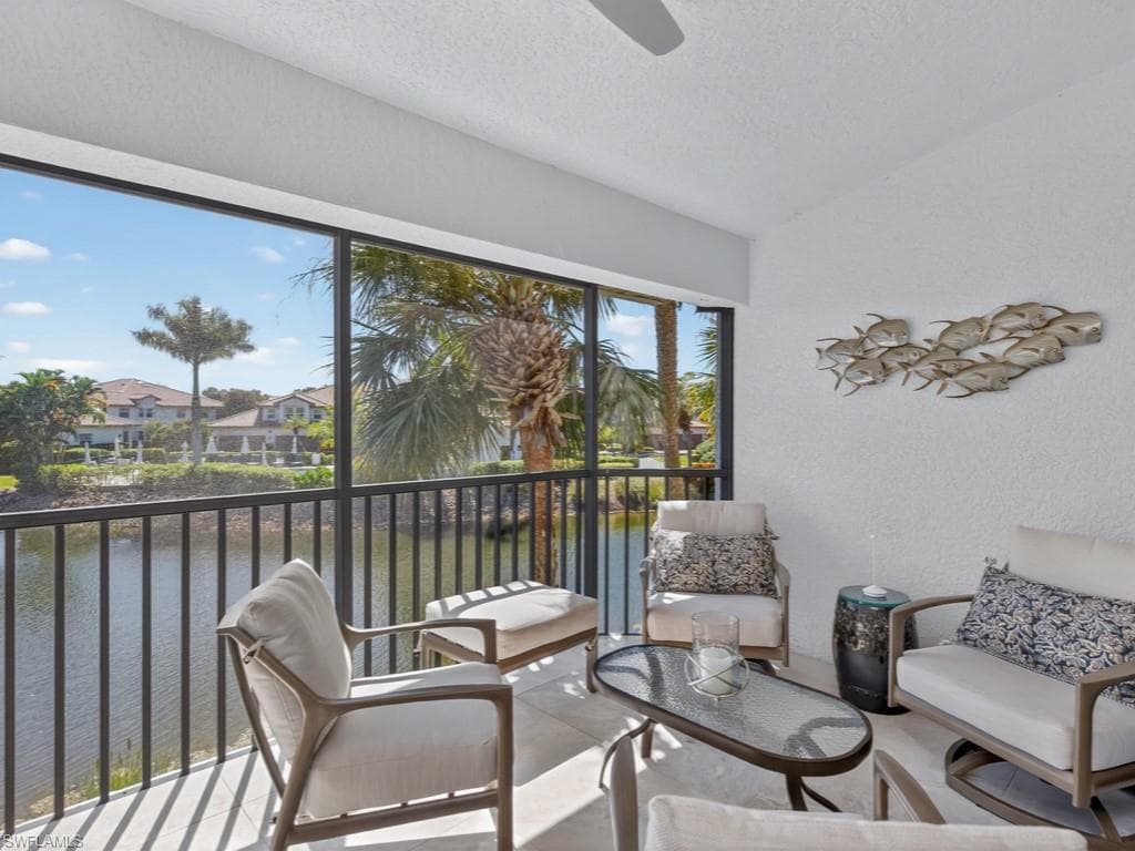 8212 Saratoga Dr 103, Naples, FL 34113-8
