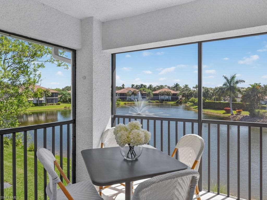 8212 Saratoga Dr 103, Naples, FL 34113-9
