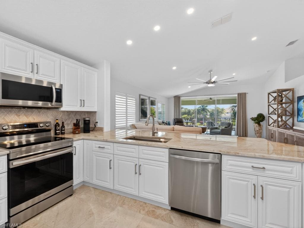 8212 Saratoga Dr 103, Naples, FL 34113-15