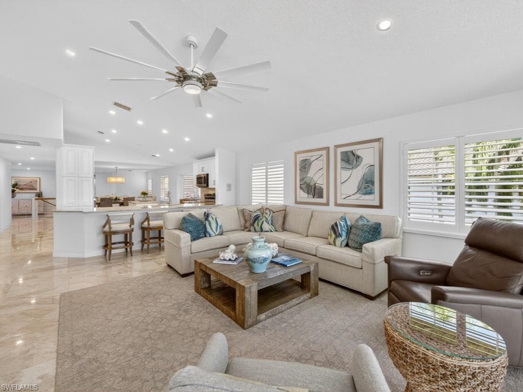 8212 Saratoga Dr 103, Naples, FL 34113-1
