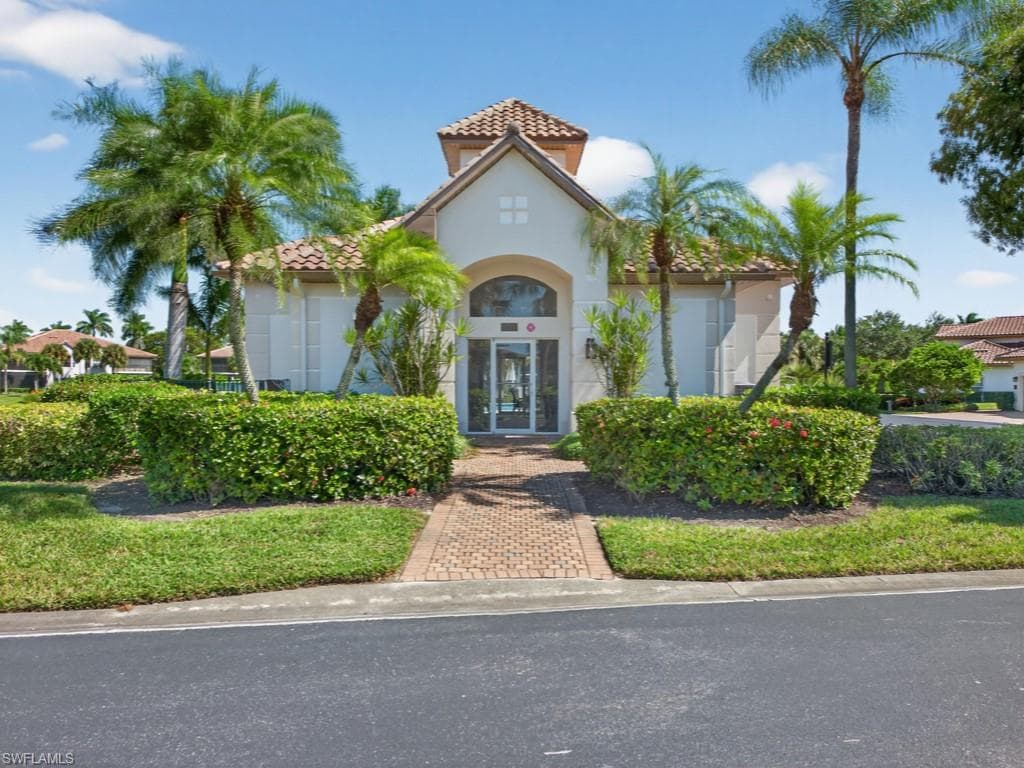 8212 Saratoga Dr 103, Naples, FL 34113-29