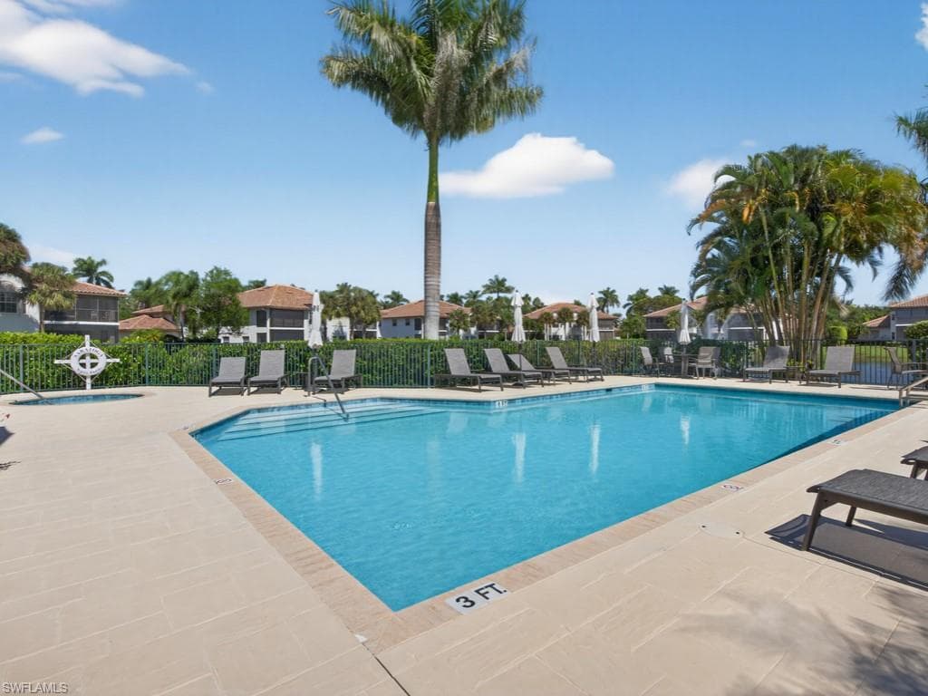 8212 Saratoga Dr 103, Naples, FL 34113-30