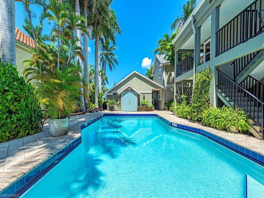 1100 3rd St S 202, Naples, FL 34102-17