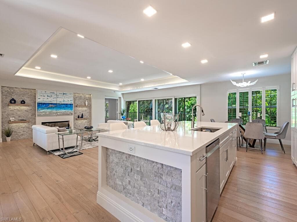 1100 3rd St S 202, Naples, FL 34102-1