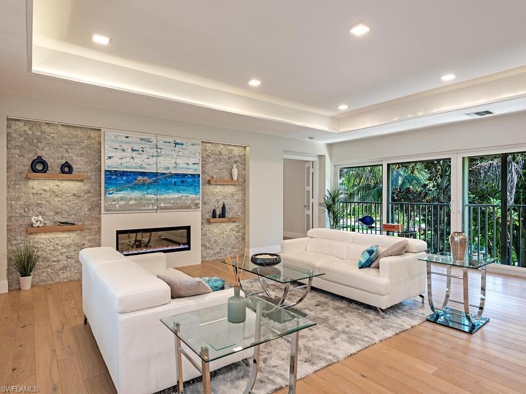 1100 3rd St S 202, Naples, FL 34102-2
