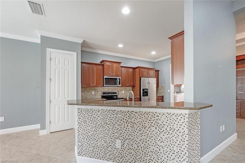 11279 Lithgow Ln, Fort Myers, FL 33913-11