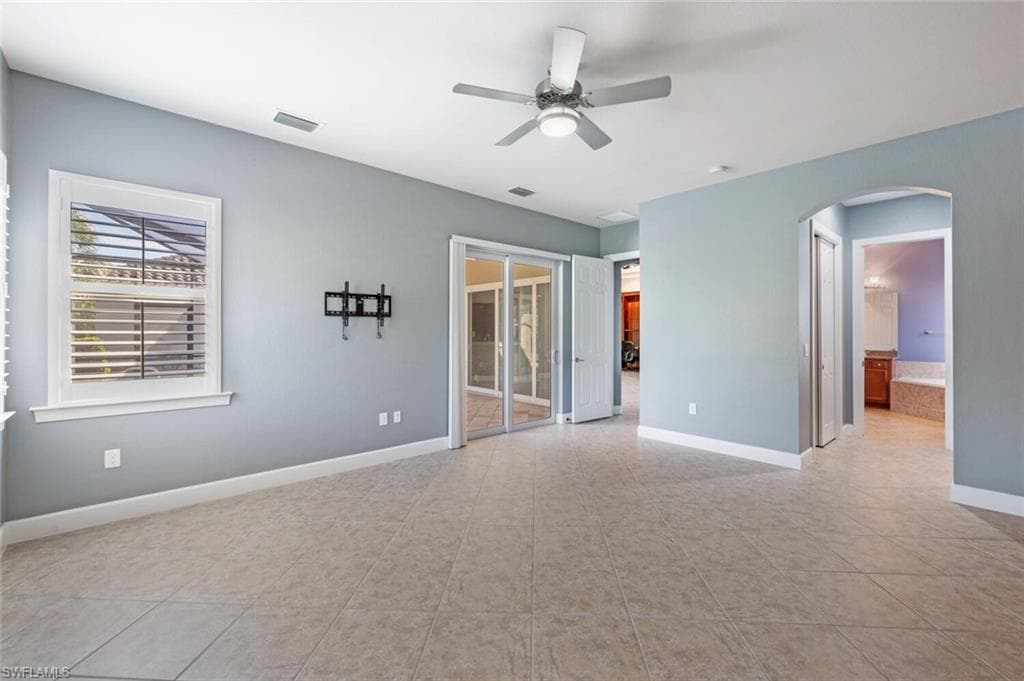 11279 Lithgow Ln, Fort Myers, FL 33913-15