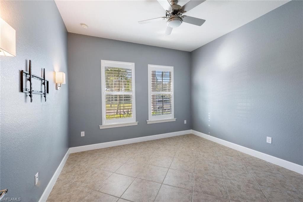 11279 Lithgow Ln, Fort Myers, FL 33913-17