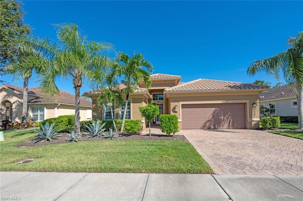11279 Lithgow Ln, Fort Myers, FL 33913-1
