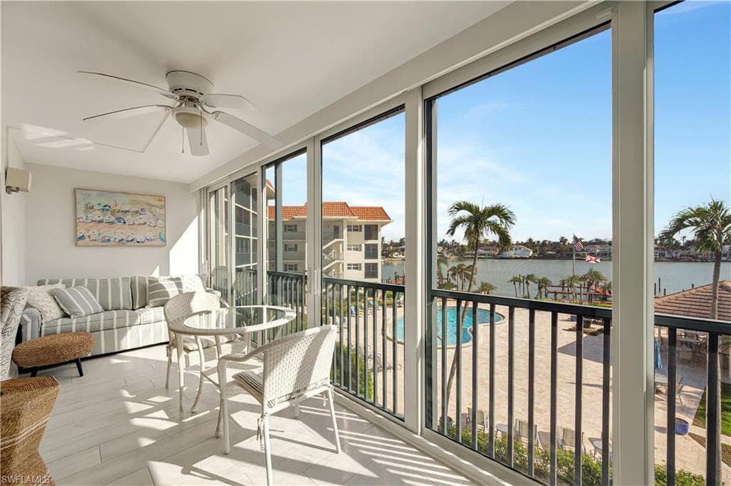 222 Harbour Dr 312, Naples, FL 34103-5
