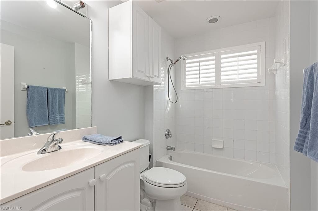 2540 Talon Ct 503, Naples, FL 34105-9