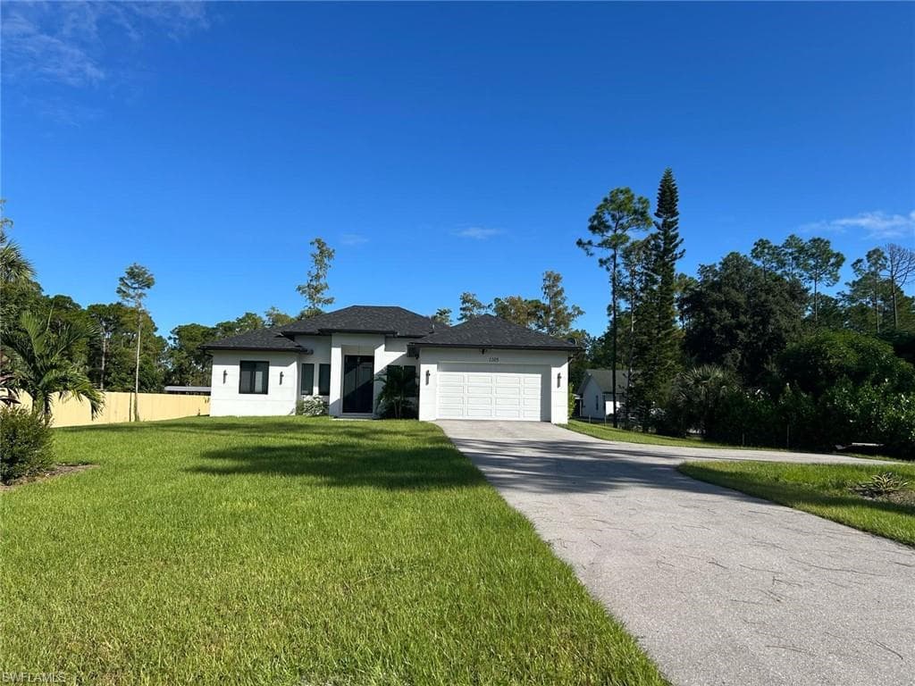 1105 22nd Ave NE, Naples, FL 34120-1