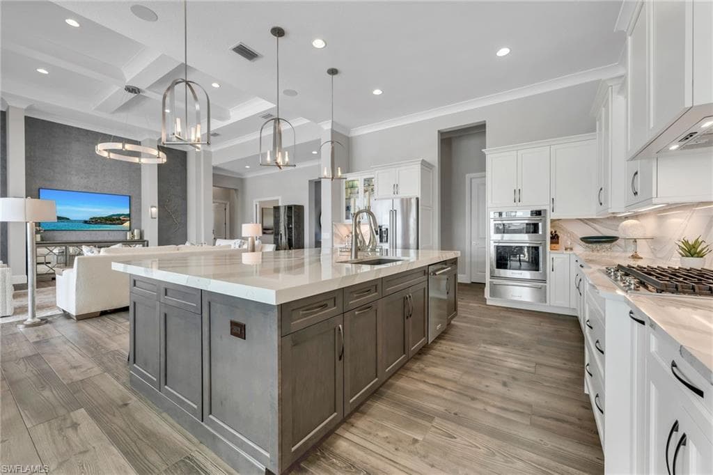 8816 Paradera Ct, Naples, FL 34112-9