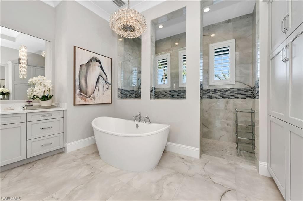 8816 Paradera Ct, Naples, FL 34112-15