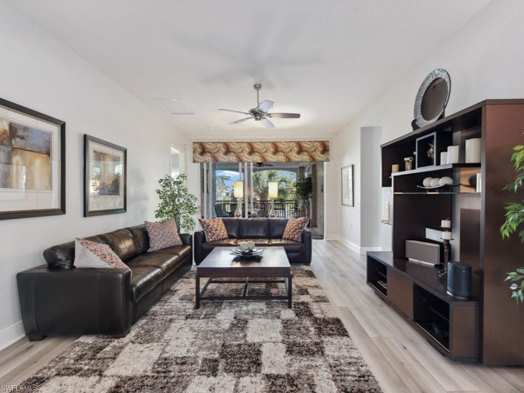 9270 Campanile Cir 202, Naples, FL 34114-9