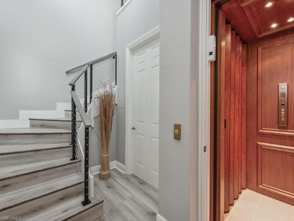 9270 Campanile Cir 202, Naples, FL 34114-3