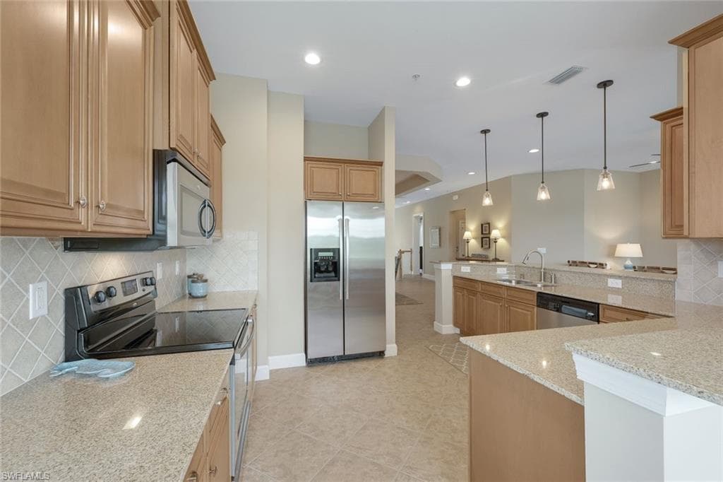 9221 Quartz Ln 9-202, Naples, FL 34120-12