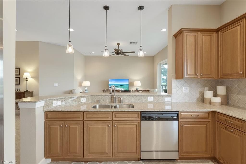 9221 Quartz Ln 9-202, Naples, FL 34120-13